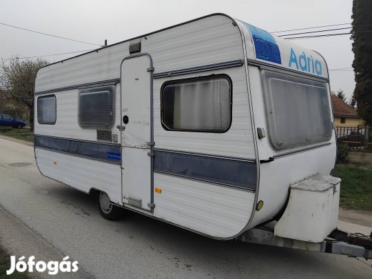 Adria 500 Lakókocsi Telepítésre 