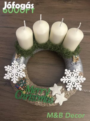 Adventi koszorú (saját készítésű) fehér gyertyákkal