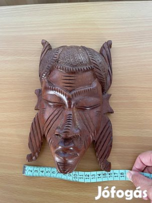 Afrikai maszk falikép fából faragott