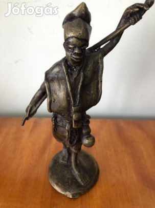 Afrikai népművészeti primitív harcos figura