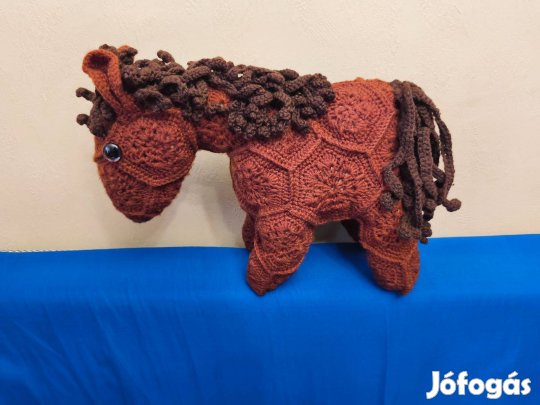 Afrikai virágmintás Ló