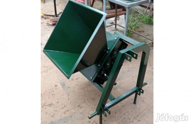 Ágaprító ágdaráló