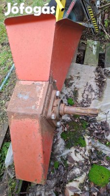 Ágaprító kistraktotra szerelhető