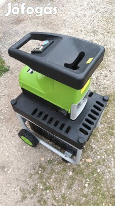 Ágdaráló/ágaprító gép