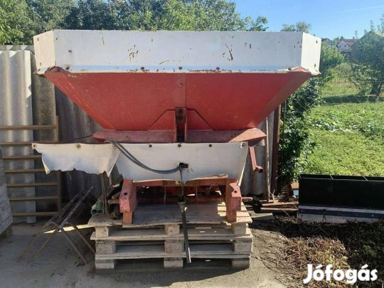 Agro Contact műtrágyaszóró