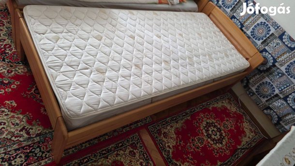 Ágy / ágykeret ágyráccsal, matraccal