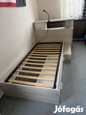 Ágy , egyszemélyes ágy , heverő