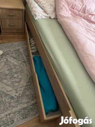 Ágy, matraccal, 140x200