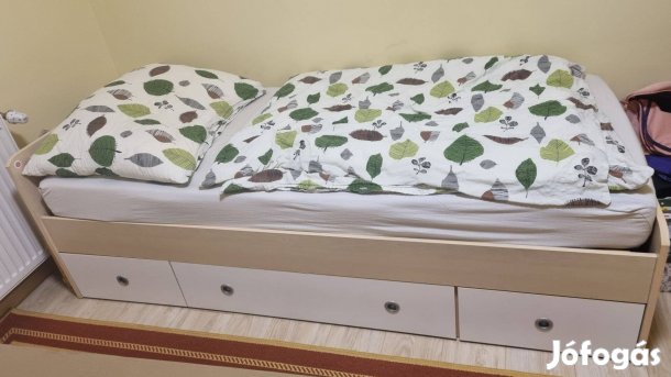 Ágy ágyneműtartóval