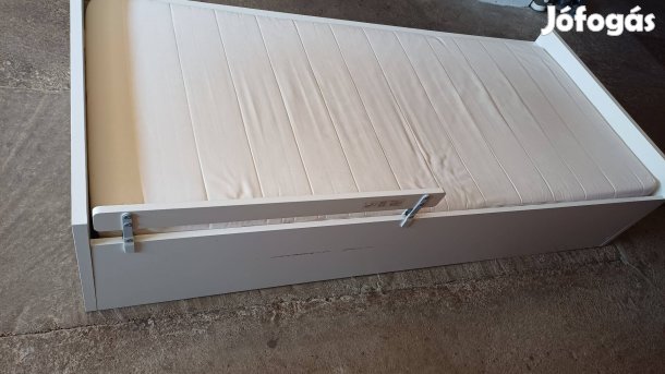 Ágy ágyrácsal fiokkal szivacs mosható huzattal