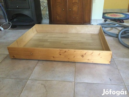 Ágy alatti tároló fiók