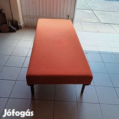 Ágy levehető lábakkal könnyen mozgatható kényelmes eladó