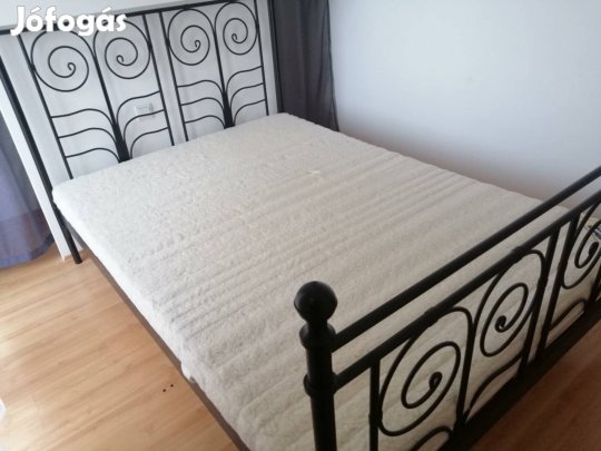 Ágy matracal