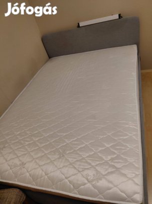 Ágy matraccal