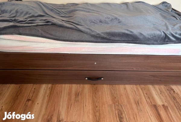 Ágy,vendégággyal