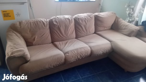 Ágyazható bézs színű ülökgarnitúra + 1db fotel eladó! 