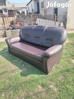 Ágyazható kényelmes kanapé. Csere is. 