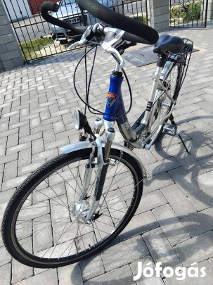 Agydinamós női 28-as Ktm kerékpár