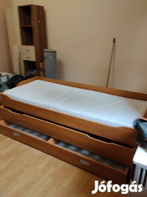 Ágykeret kihúzható pótággyal és fiókokkal