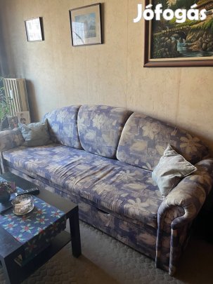 Ágynak kihúzható ülőgarnitúra és két fotel