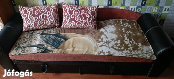 Ágynemütartós kinyitható ágy 