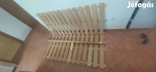 Ágyrács, tartóval