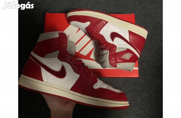 Air Jordan 1 High OG Varsity Red