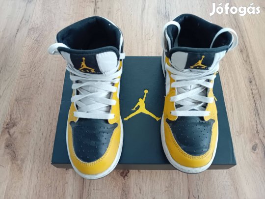 Air Jordan 1 Mid 38 -as cipő