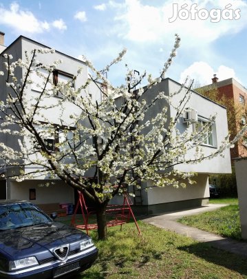 Airbnb-ként működő, garázsos Nagyerdei lakás  biztos hozam, kivételes