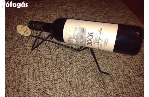 Ajándék: Bortartó figura, emberke, hegesztett vicces