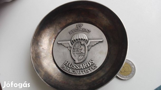 Ajándékozási céllal A Francia 1. Regiment Parancsnokának ezü