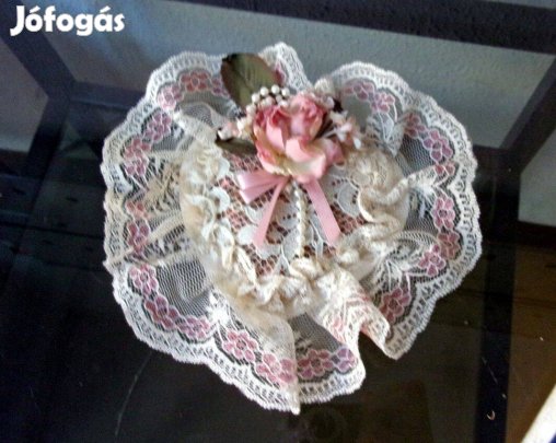 Ajándékozható csipke szív újpest központ közelében