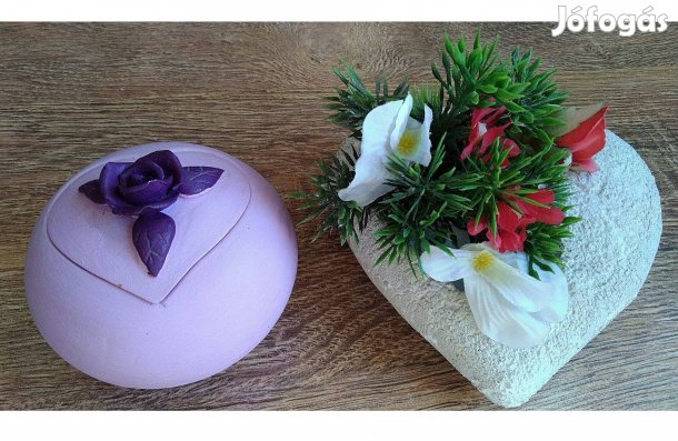 Ajándékszív virággal ékszertartó