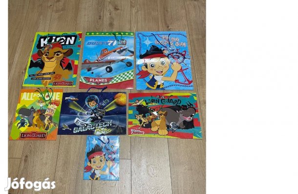 Ajándéktasakok Disney Micimackó és más fiús mintával több méretben