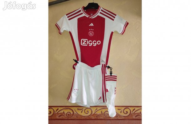 Ajax Amsterdam eredeti adidas gyerek piros fehér szett (116)
