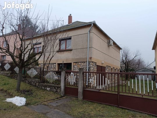 Ajka-Padragkúton családi ház eladó