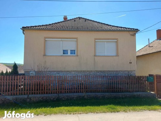 Ajka-Tósokberénd családi ház