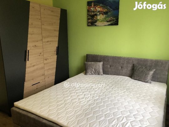 Ajkai 54 nm-es lakás eladó