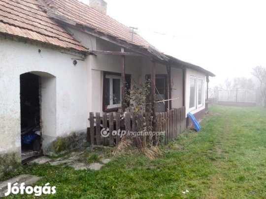 Ajkai 69 nm-es ház eladó