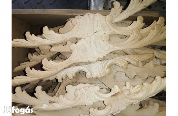 Ajtó, bútor, szekrény,faragott dísz kb. 25 cm új