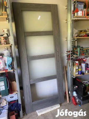 Ajtó hiányzó alsó üveggel