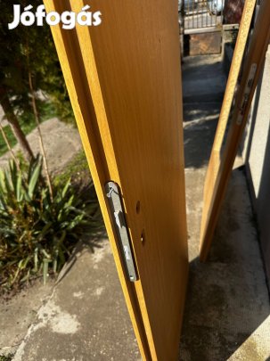 Ajtók, új, kerettel,