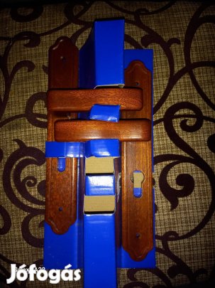 Ajtókilincs 2 színben bukk és mahagóni
