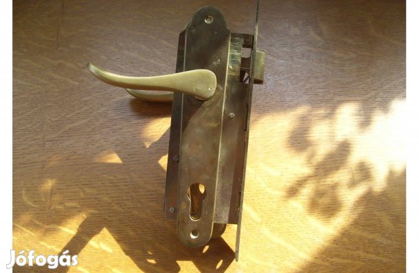 Ajtókilincs bevéső zár elzett réz