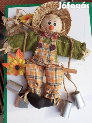 Ajtókolomp ülő madárijesztő figura 25cm kézműves termék