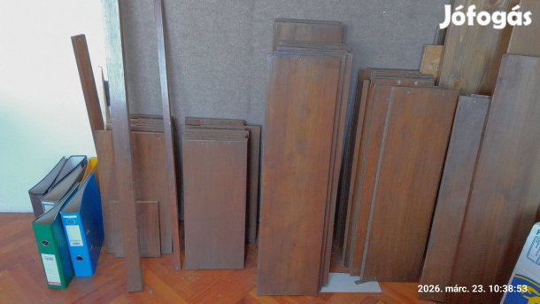 Akác- és funérozott forgácslap polcok