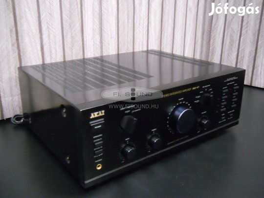 Akai AM-47 ,2x120W,4-8ohm,4 hangfalas sztereo erősítő (6867)