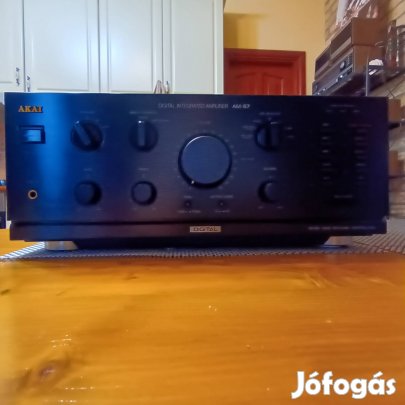 Akai AM-67 erősítő eladó