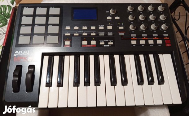 Akai MPK25 midi kontroller