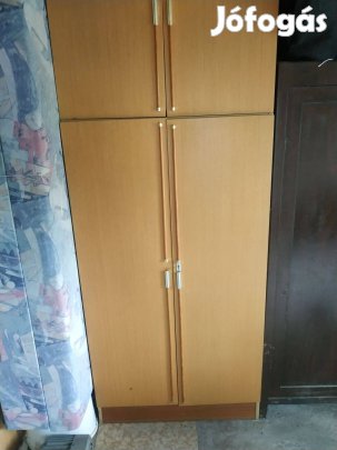 Akasztós szekrény eladó